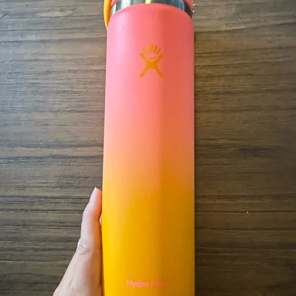 NWT 24 oz Hydro Flask Hawaii Limited Edition Hibiscus Pink and Orange Bottle - Picture 2 of 8